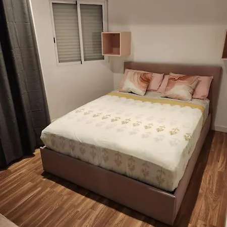 Stylishly Ginachero 2 Apartment *